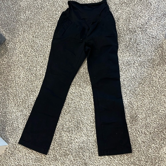 Old Navy full panel maternity pants. Black, size 6 short. EUC. Boot cut - Picture 1 of 2